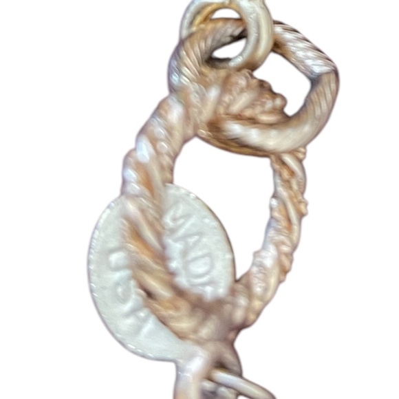 Vintage Triple-Plated Gold Hand-Cast Bee Charm Bracelet - Picture 8 of 9